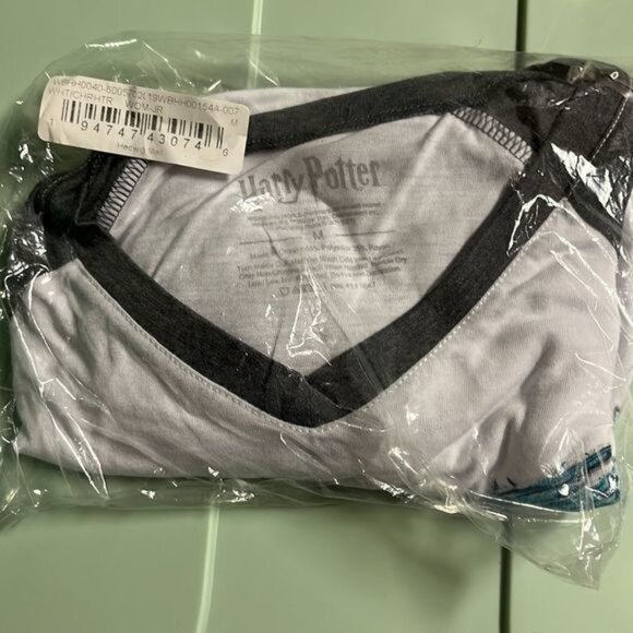 COACH Teri Shoulder Bag In Signature Canvas - Picture 4 of 6